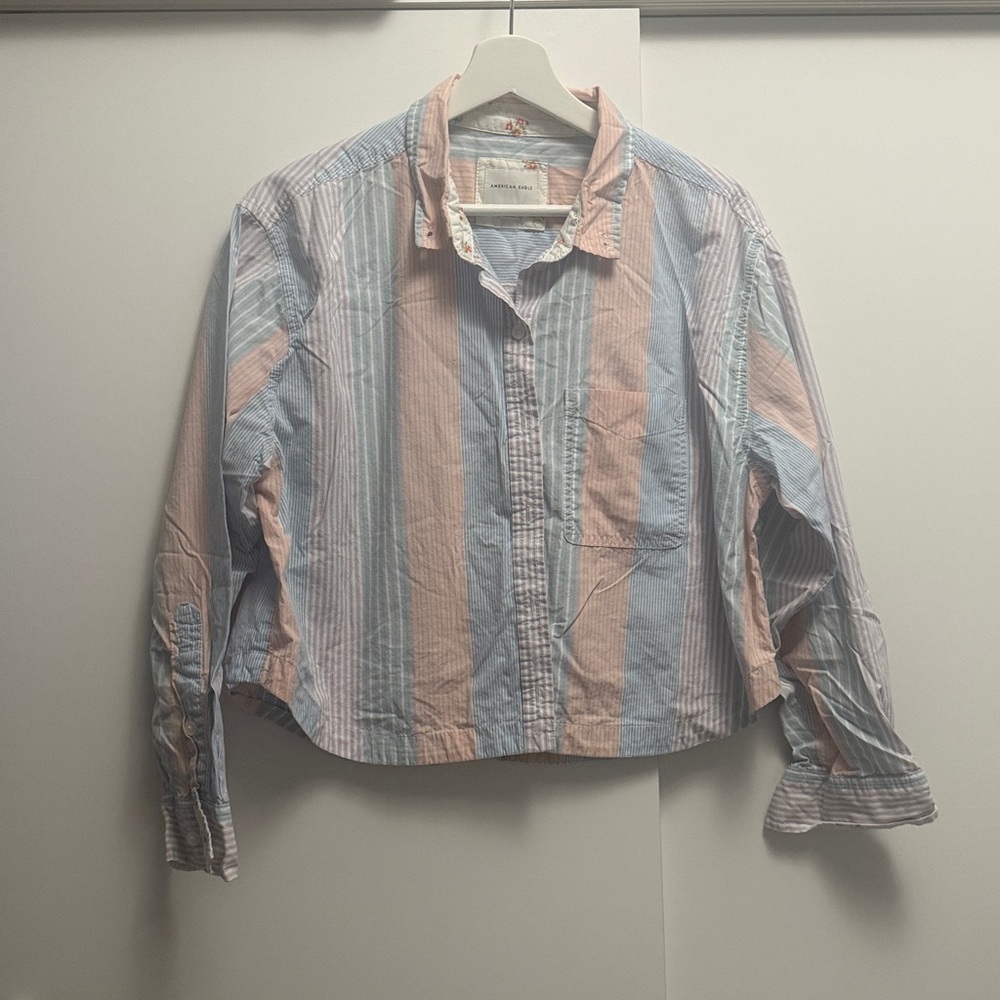 American Eagle Buttondown shirt
